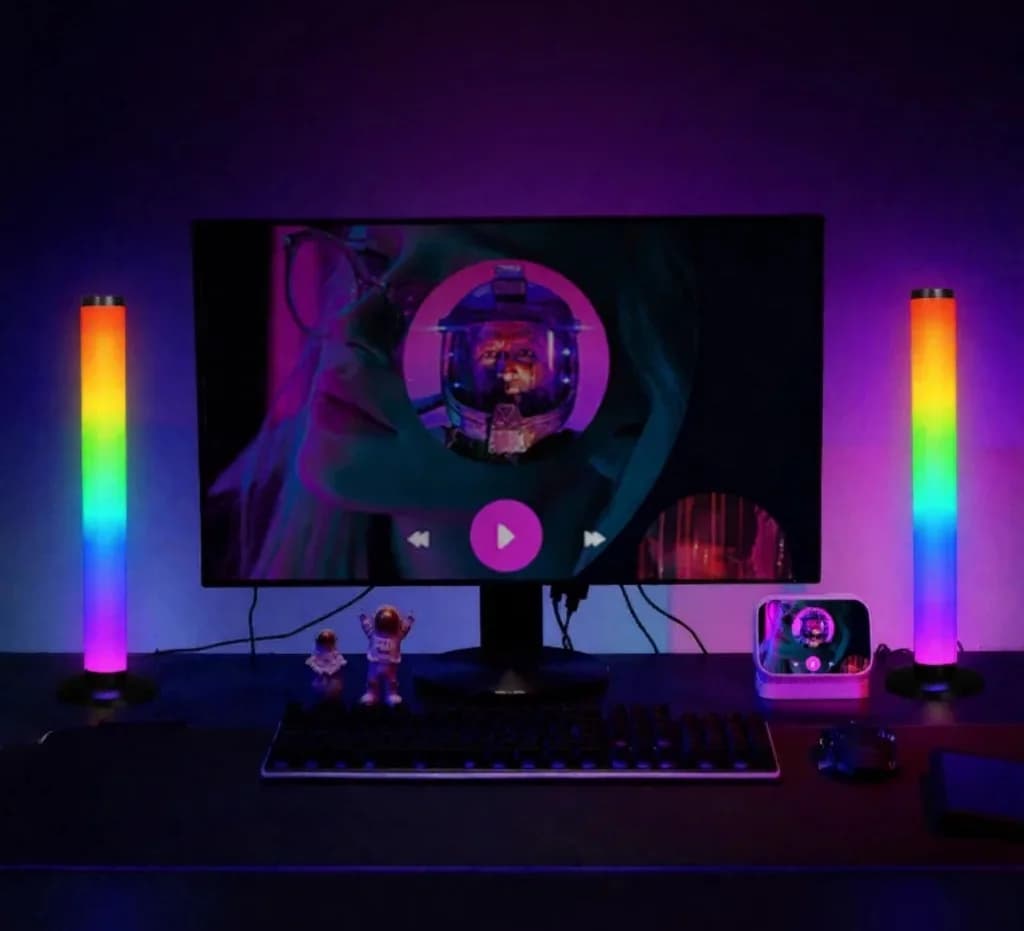 360-stupanjska RGB stolna lampa osjetljiva na zvuk s upravljanjem aplikacijom i daljinskim upravljačem