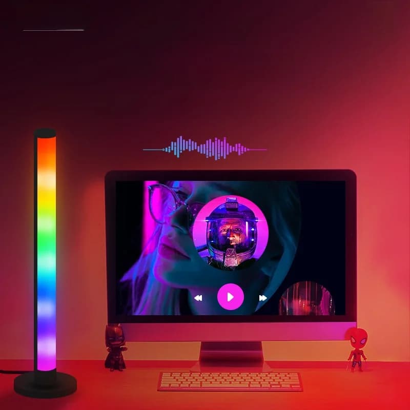 RGB LED stolna lampa s reakcijom na zvuk i upravljanjem aplikacijom